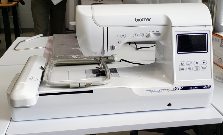 Brother SE1900 Embroidery Machine