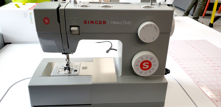Singer Heavy Duty Sewing Machine